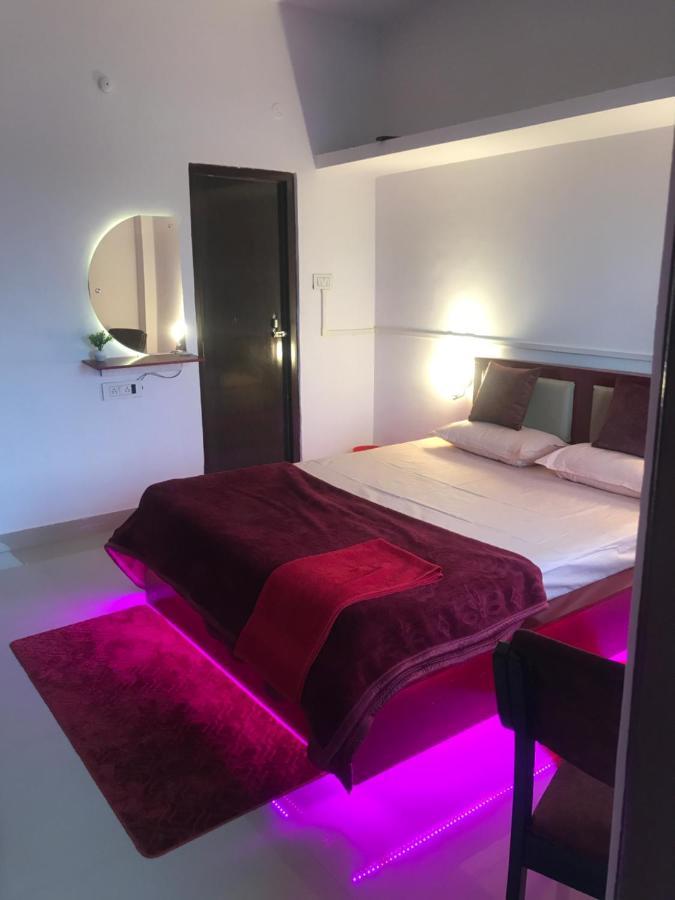Casa Felice Luxury Aparthotel Jorhāt Esterno foto